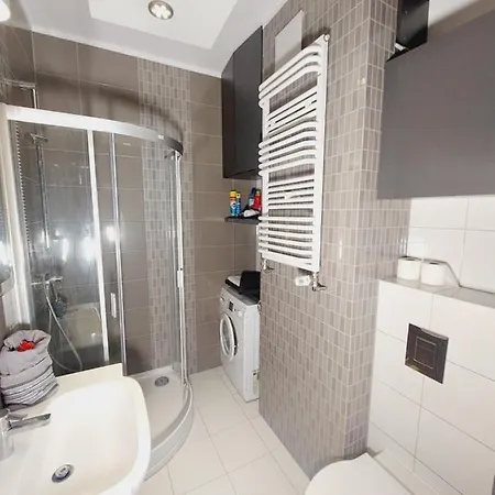 Garnizon 928 & Parking