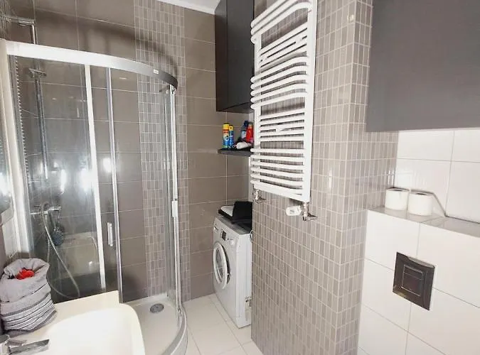 Garnizon 928 & Parking