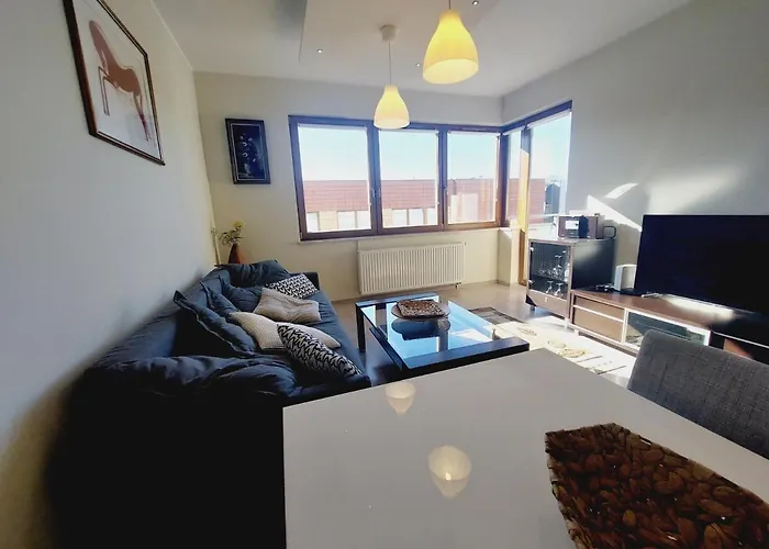 Garnizon 928 & Parking *